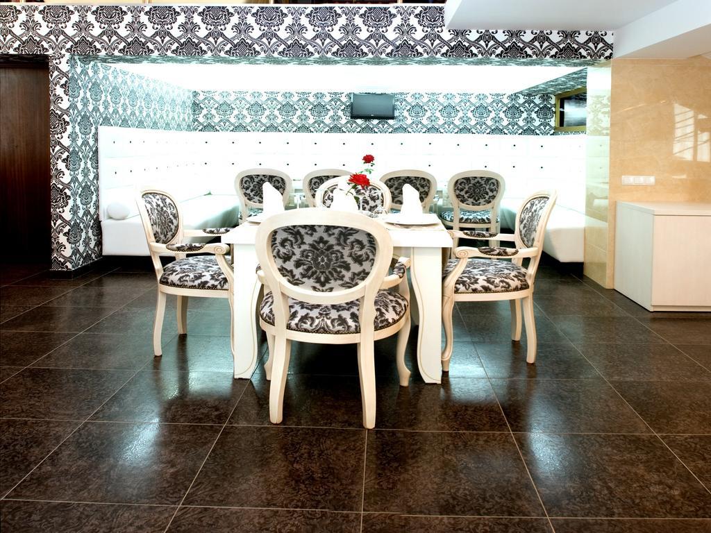 Manhattan Hotel & Restaurant Chisinau Restaurante foto
