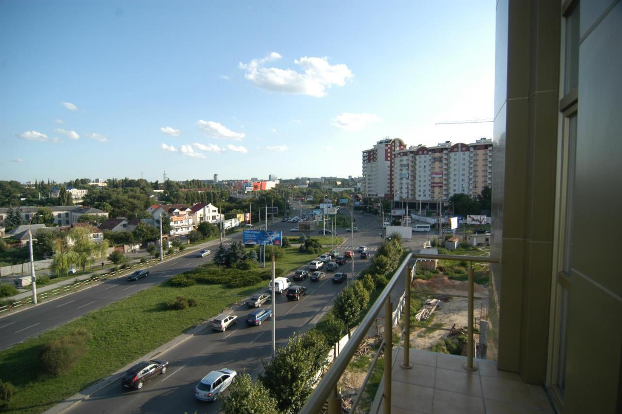 Manhattan Hotel & Restaurant Chisinau Exterior foto